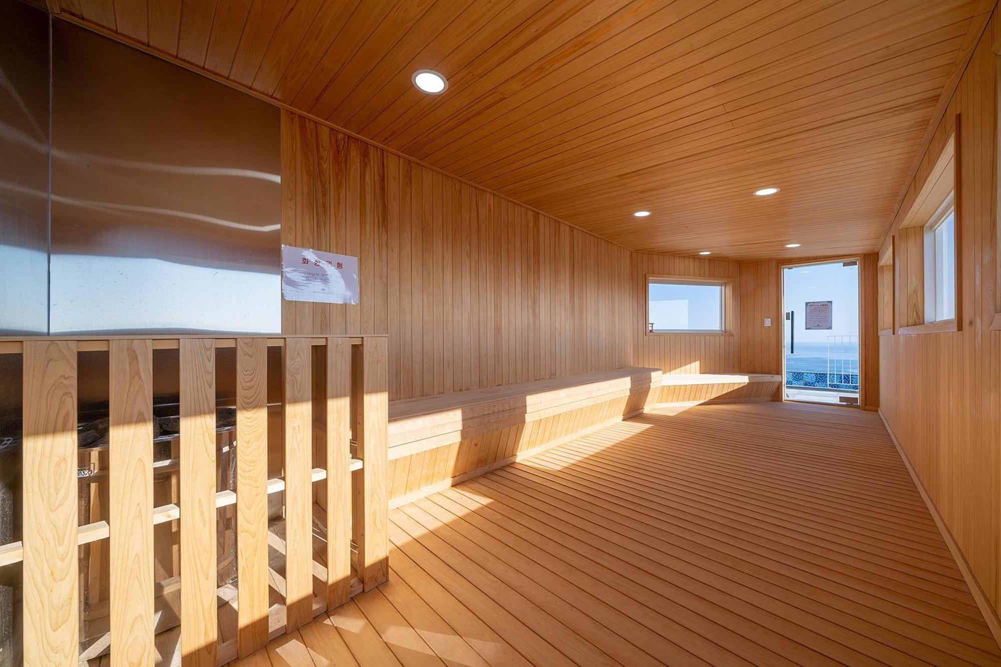 Gangneung Chonpines Ocean Suites Hotel Eksteriør bilde
