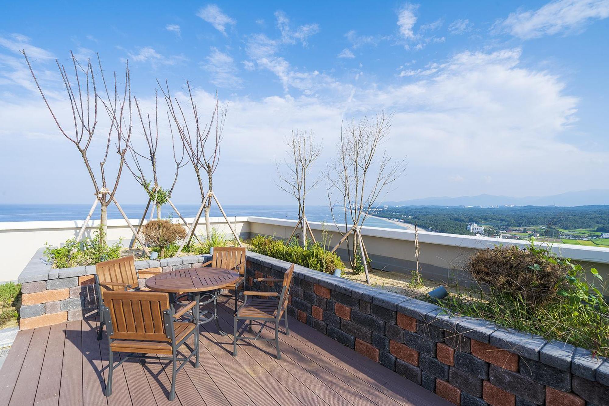 Gangneung Chonpines Ocean Suites Hotel Eksteriør bilde